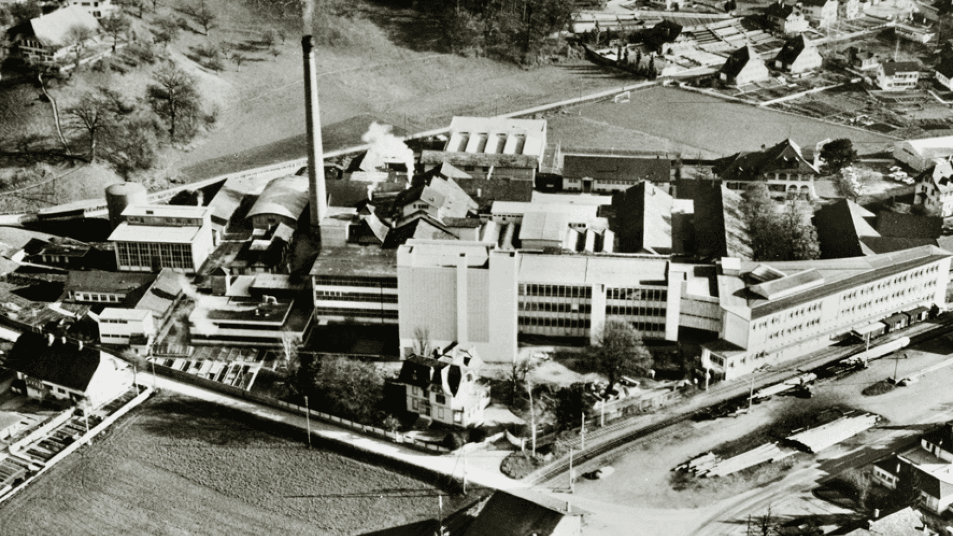 Luftaufnahme Ovomaltine Fabrik in Neuenegg