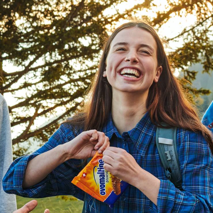 Teenager am Wandern mit Ovo