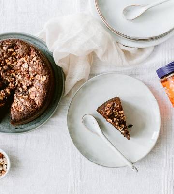 Ovo Crunchy Cream Torte